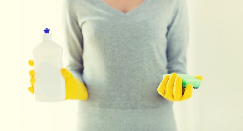 Deep cleaning in Brixton with attention to bathroom details